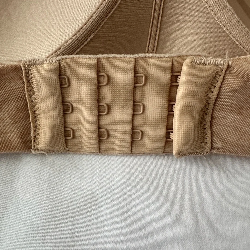 GapBody Breathe Wireless Bra 40C Rugby Tan Neutral Nude - Picture 4 of 8